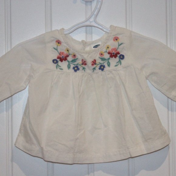 4/$20 🏷️ Old Navy Infant Blouse Size 0-3m - Picture 2 of 2